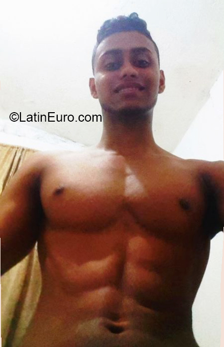 Date this lovely Colombia man Carlos from Cartagena CO26759