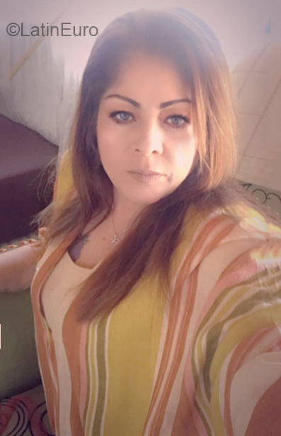 Date this happy Mexico girl Elena from Guadalajara MX1774