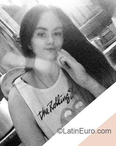 Date this beautiful Argentina girl Sol from Mendoza AR340