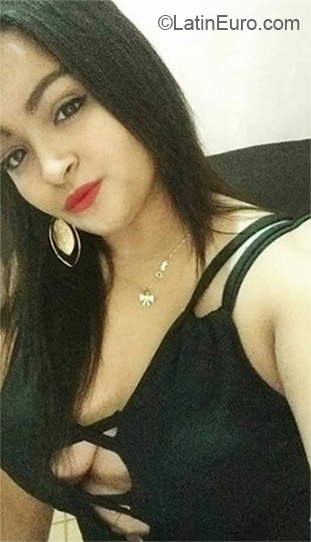 Date this hot Brazil girl Grazielly from Campo Grande BR11038