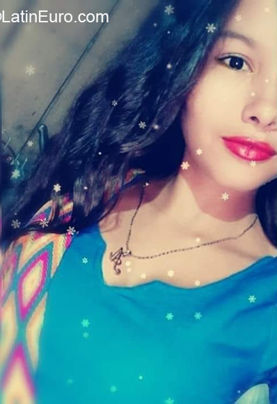 Date this gorgeous Colombia girl Ingrid from Florencia CO26776