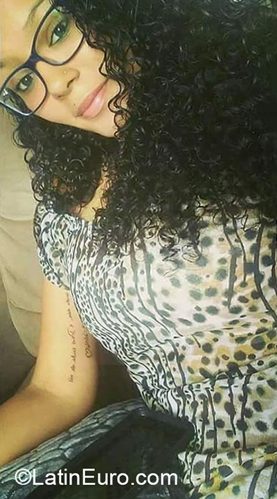 Date this athletic Brazil girl Amanda from Caruaru BR11040