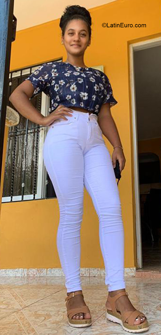 Date this lovely Dominican Republic girl Nayeli from Puerto Plata DO37366