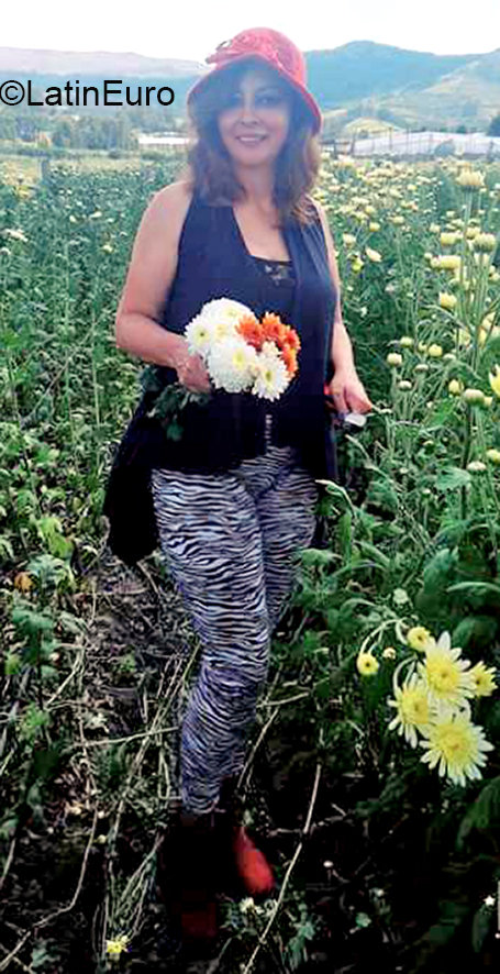 Date this sensual Ecuador girl Miriam from Quito EC432