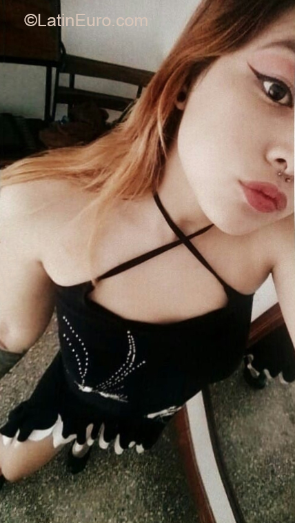 Date this athletic Venezuela girl Rosa from Caracas VE2990