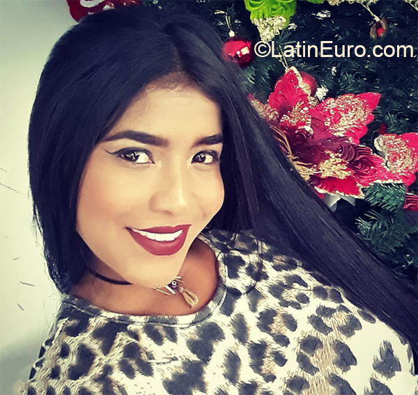 Date this exotic Colombia girl Liset from Cali CO26816
