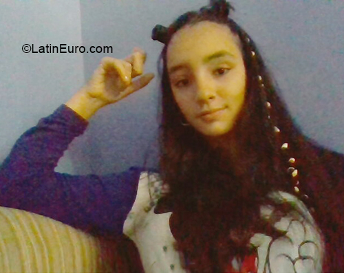 Date this funny Uruguay girl Lucia from Montevideo UY44