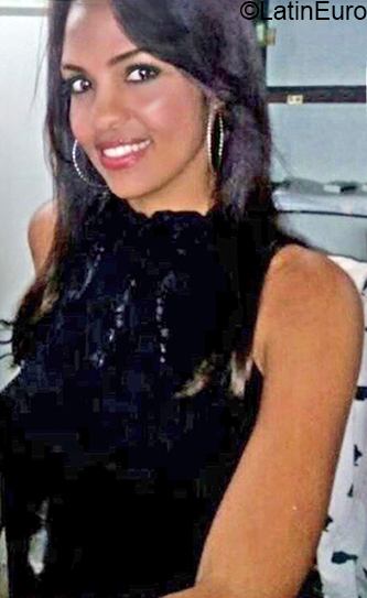 Date this fun Dominican Republic girl Bianca from Santo Domingo DO37768