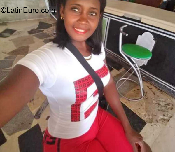 Date this delightful Dominican Republic girl Yulissa from Haina DO37467