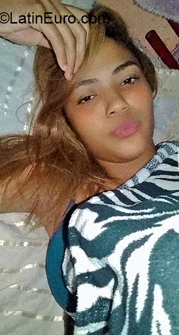 Date this hot Brazil girl Bruna from Rio de Janeiro BR11054