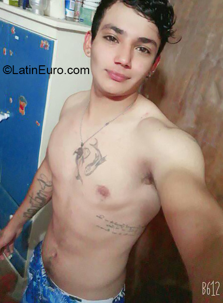 Date this foxy Argentina man Ric from Bariloche AR341