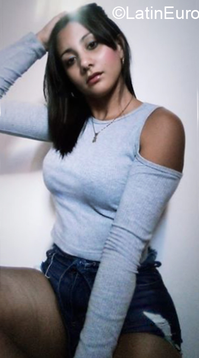 Date this funny Uruguay girl Veronica from Montevideo UY46