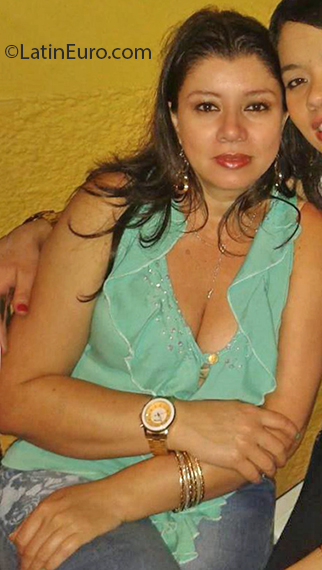 Date this sensual Colombia girl Yamile from Envigado CO26882