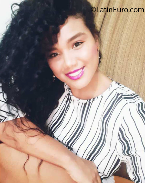 Date this delightful Colombia girl Maria from Cartagena CO26919