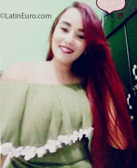 Date this sultry Colombia girl Yuranis from Barranquilla CO26939