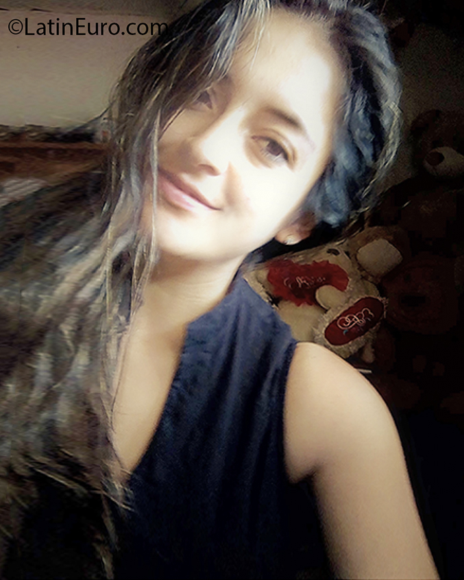 Date this cute Peru girl Mercedes from Oxapampa PE1511