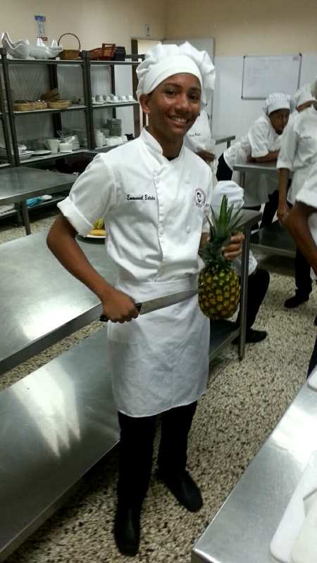 Date this nice looking Dominican Republic man Emmanuel from Santo Domingo DO37600