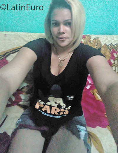 Date this beautiful Cuba girl Lily from Havana CU666