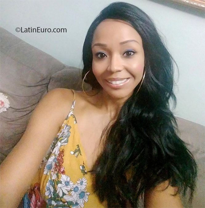 Date this delightful Brazil girl Jaqueline from Rio De Janeiro BR11372