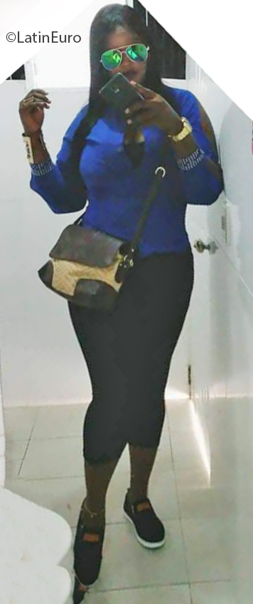 Date this hot Dominican Republic girl Violet from Higuey DO37673