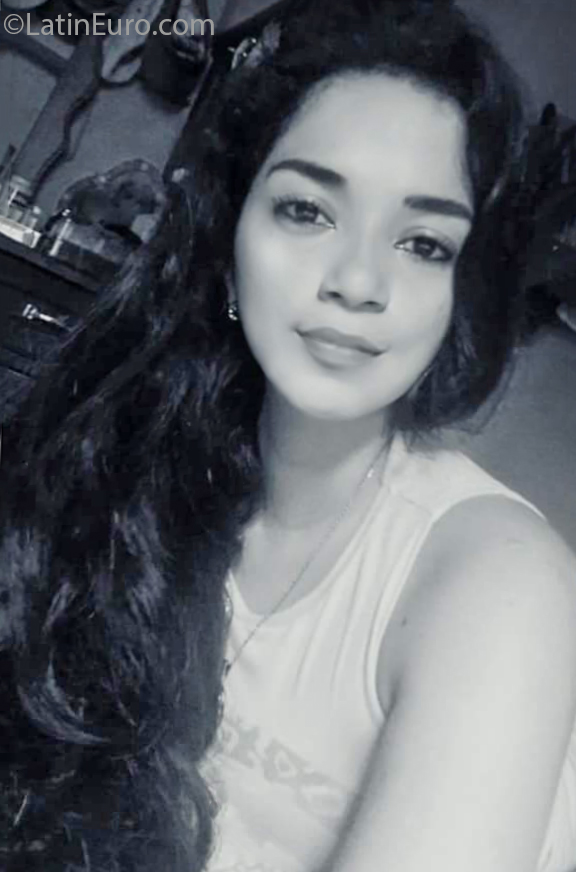 Date this foxy Peru girl Angelica from Lima PE1645