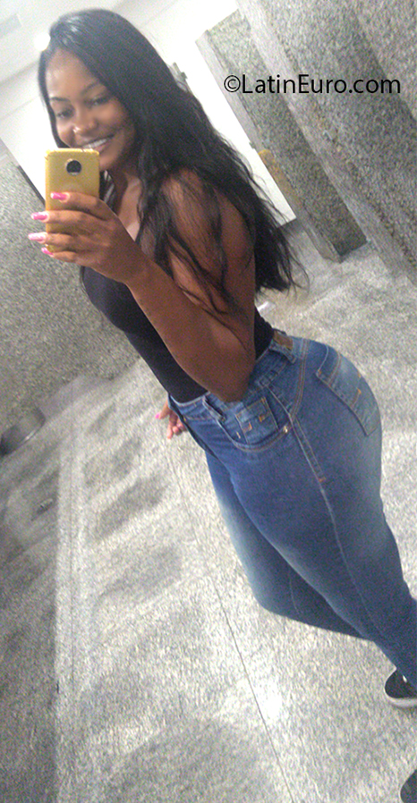 Date this beautiful Brazil girl Mara from Rio de Janeiro BR11093