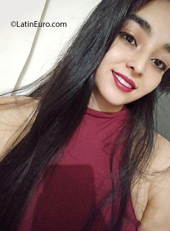 Date this tall Colombia girl Yessica from Medellin CO27033