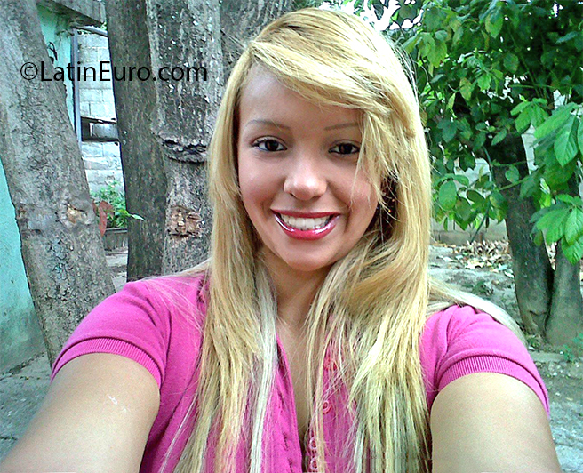 Date this athletic Venezuela girl Ana from Barquisimeto VE3080