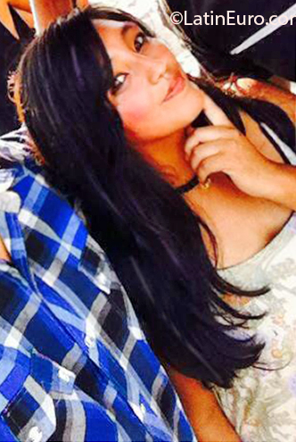 Date this attractive Peru girl Kelita from Lima PE1528