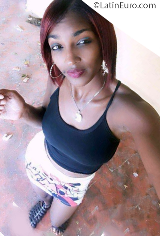 Date this sultry Dominican Republic girl Daniela from Santo Domingo DO37783
