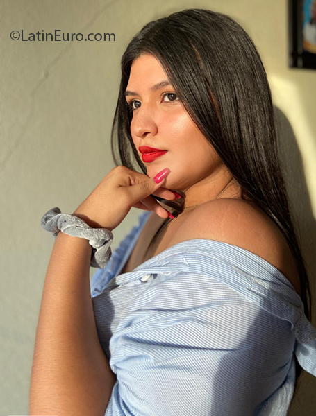 Date this georgeous Mexico girl Valeria from Balancan MX1809