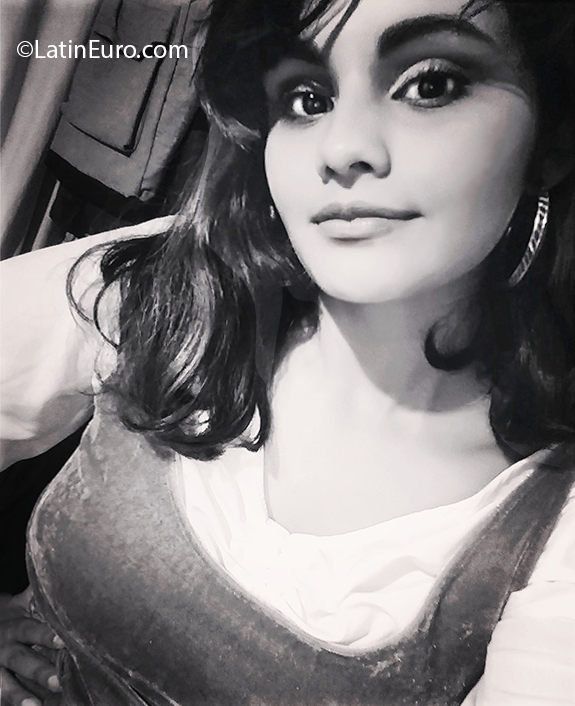 Date this passionate Argentina girl Vani from Buenos Aires AR379