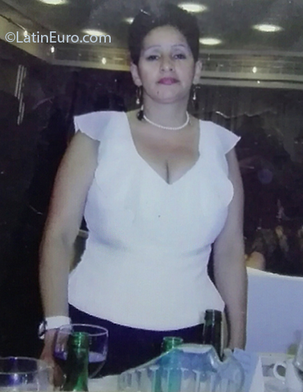 Date this delightful Colombia girl Amanda from Armenia CO27095