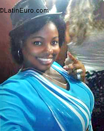 Date this hot Cuba girl Daylin from Havana CU673