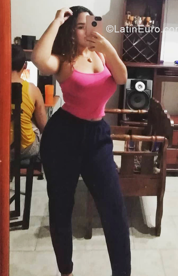 Date this funny Venezuela girl Michelle from Acarigua VE3115