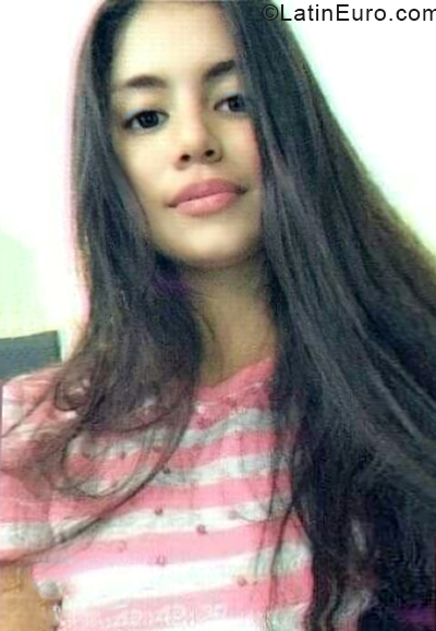 Date this stunning Ecuador girl Jazmin from Guayaquil EC484