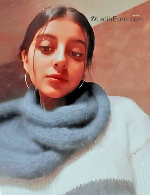 Date this young Argentina girl Pilar from Salta AR385
