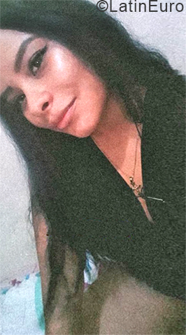 Date this voluptuous Colombia girl Alexa from Pereira CO27165