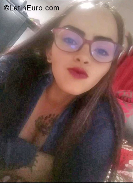 Date this tall Colombia girl Erika from Bogota CO27175