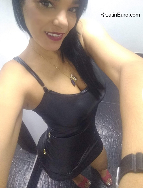 Date this hard body Colombia girl Karina from Bucaramanga CO27272