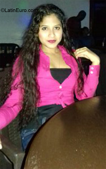 Date this delightful Nicaragua girl Izamar from Bluefields NI237