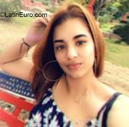 Date this tall Dominican Republic girl Aris from Santiago DO38021