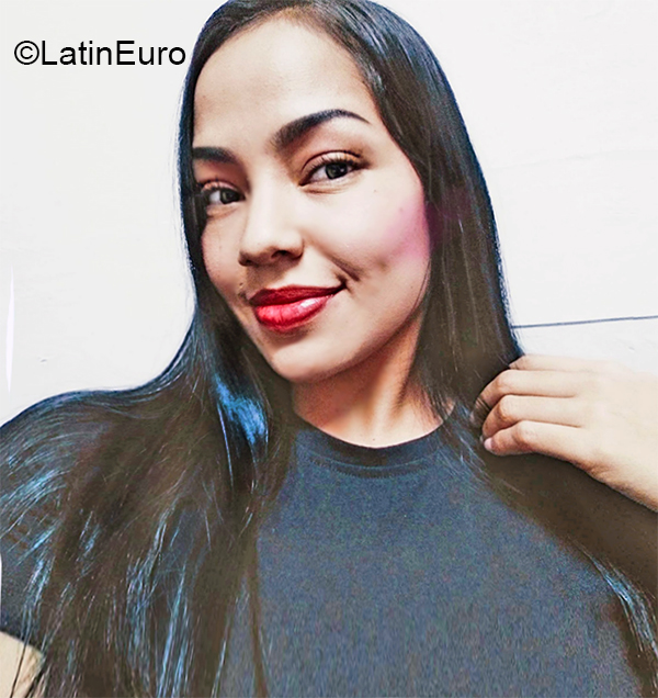 Date this gorgeous Colombia girl Joanna from Medellin CO27244