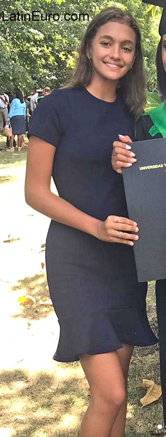 Date this gorgeous Dominican Republic girl Wilma from Santo Domingo DO38057