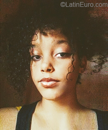 Date this beautiful Brazil girl Karen from Avare BR11119