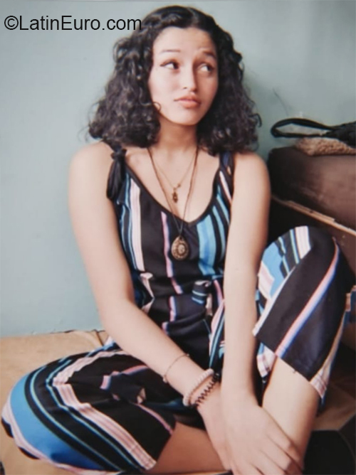 Date this passionate Colombia girl Luisa from Bogota CO27292