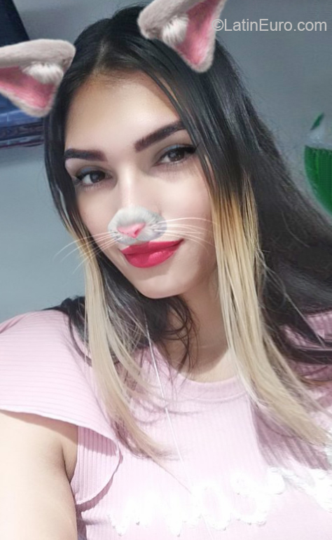 Date this passionate Colombia girl Jazmin from Pereira CO27305