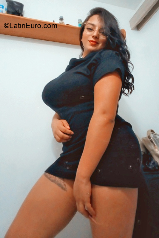 Date this stunning Colombia girl Isabel from Medellin CO27320