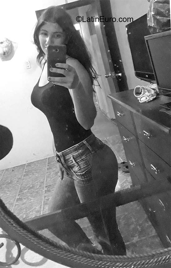 Date this cute Venezuela girl Mary from Trujillo VE3185