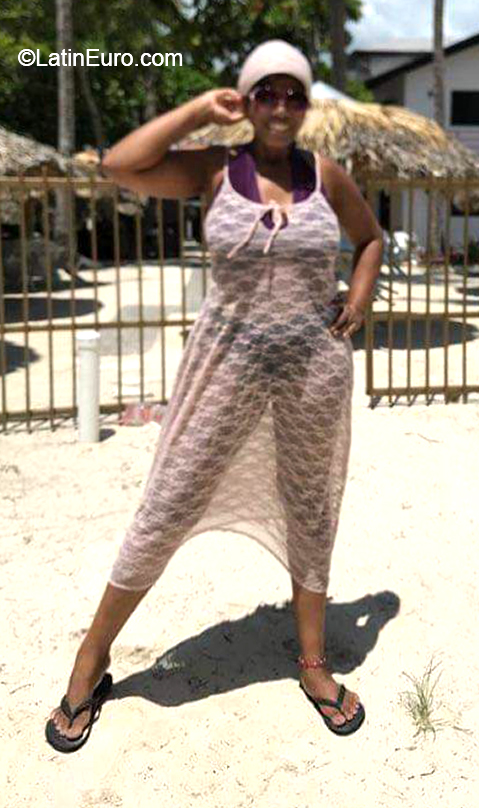 Date this cute Dominican Republic girl Joanna from Santo Domingo DO38153
